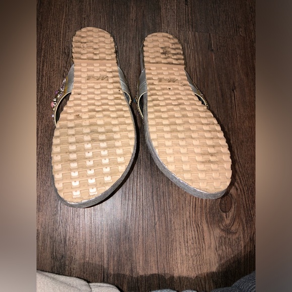 Set of 2 Flip Flops (1 gold, 1 silver); see photos for measurements - Picture 2 of 15